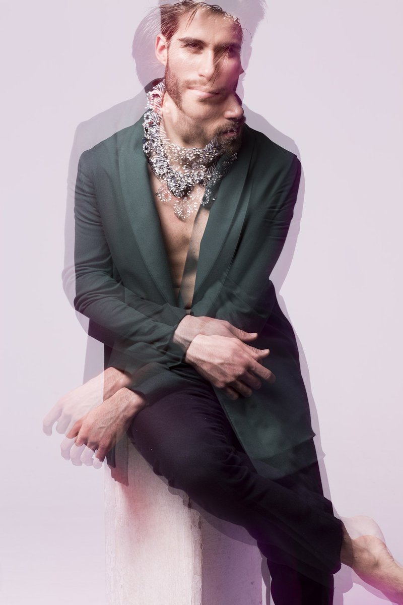 trendhunterseye's tweet photo. #Número8 #Dopra
Model:#DanielCabrera
Fotógrafo:#LuteDeniz
Estilista:#VirginiaMiranda
Fotos: https://t.co/ANmuVj0UEh https://t.co/ZNjy2vBbL2
