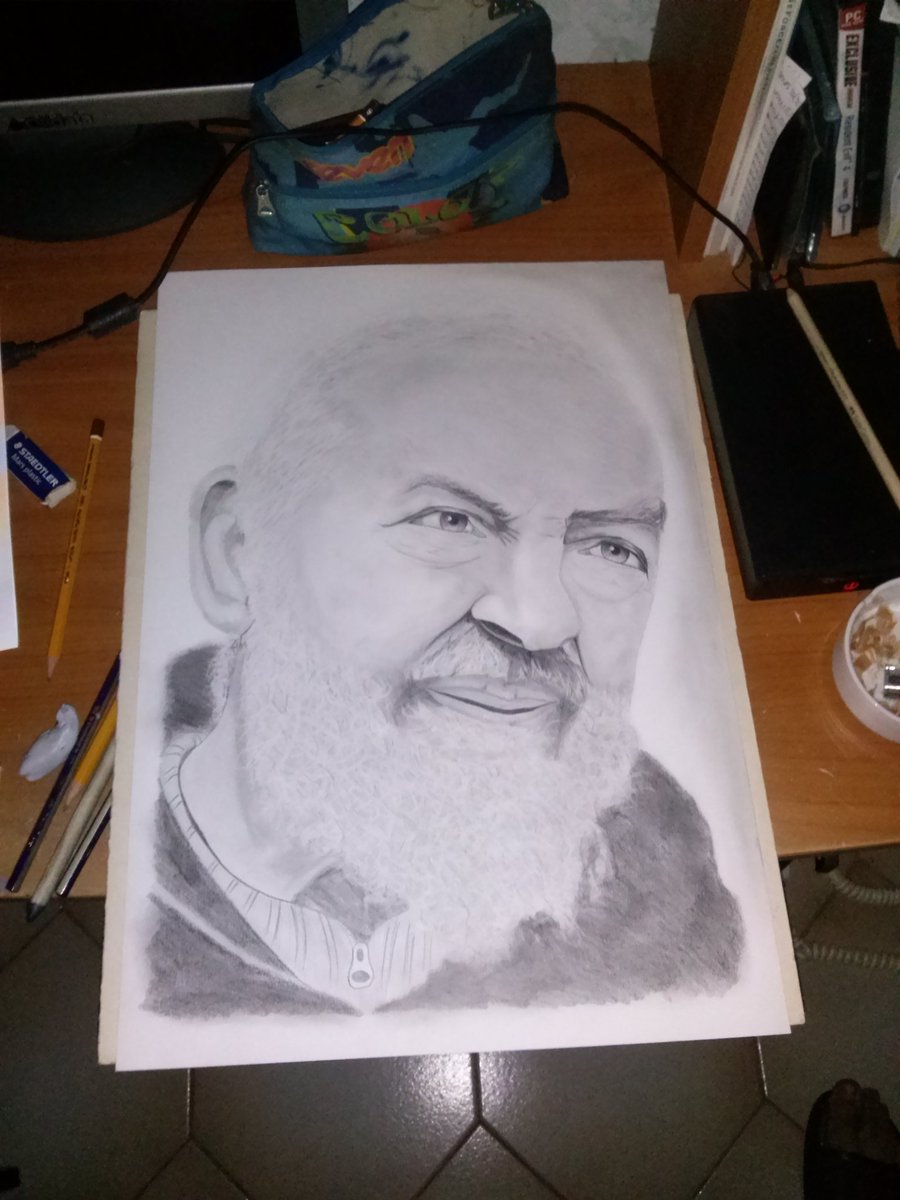 corrado1304's tweet photo. @RafRiefoli @GabriellaLabat Vi Auguro una serena Pasqua cn questo ritr. di Padre Pio fatto da me =) un  abbraccio https://t.co/yzwPjYCcwf
