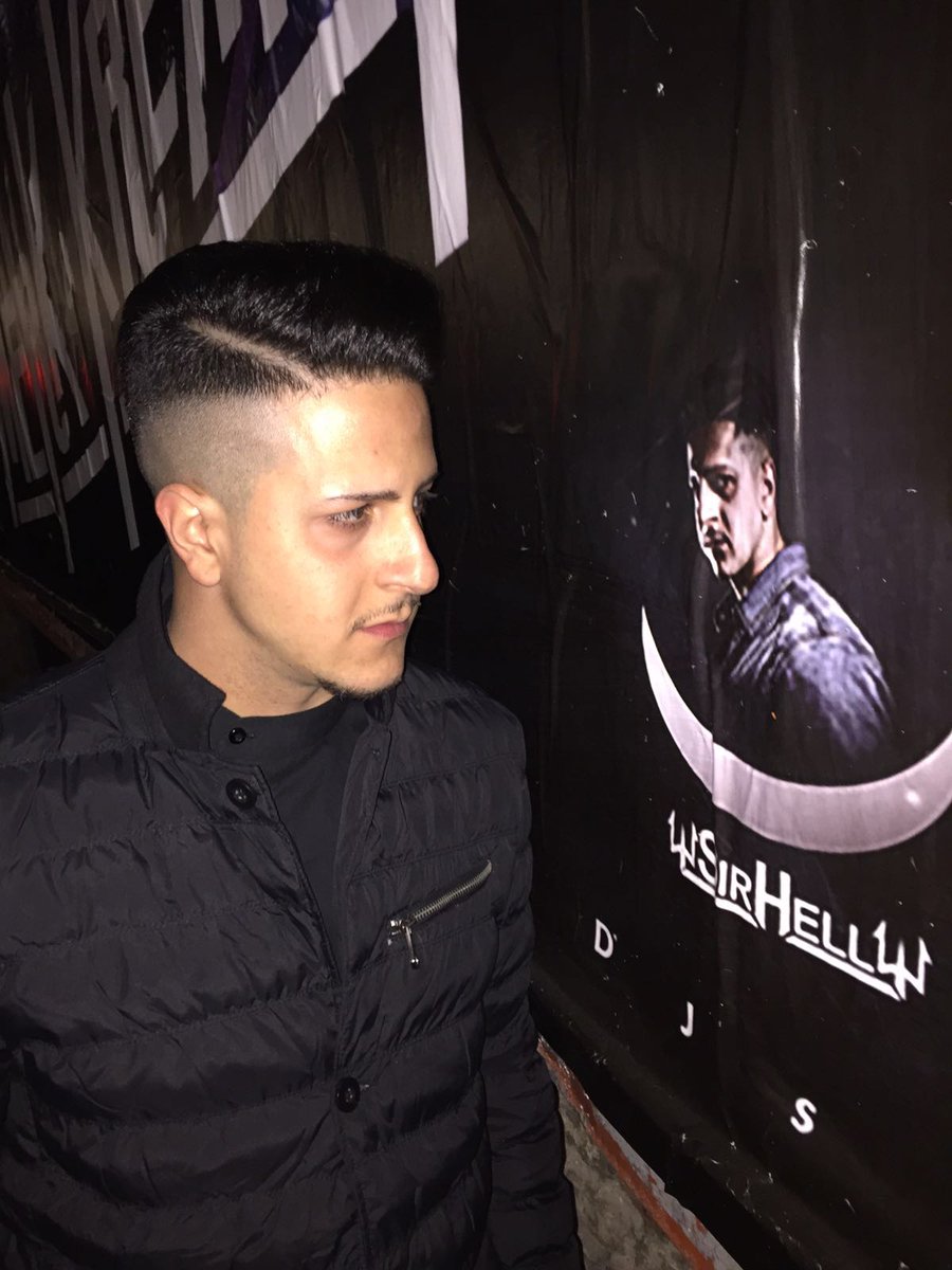 SirHellOfficial's tweet photo. Che cazzo guardi??
#EDM #SirHell #DJ #LikeABoss https://t.co/641Lqm3e6k