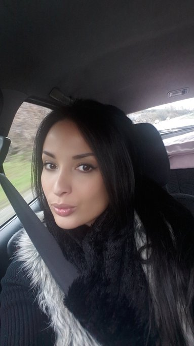 Sur la route pour Paris / bonne fêtes de Pâques ?? https://t.co/gczyjBwJMR