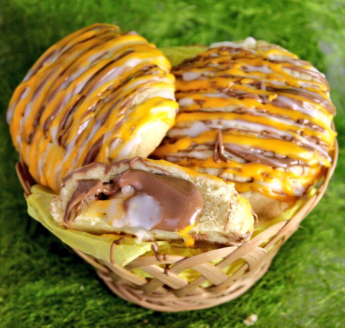strawheartwedd's tweet photo. Why not bake one of our Gorgeous Creme Egg Cookies today! Recipe is available on our March 2016 Newsletter https://t.co/0lbGqqUEZG