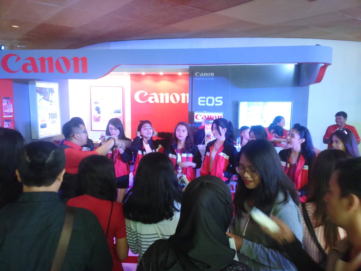 WeCanBeWinners's tweet photo. Merapat yuk ke Booth-nya @canon_indonesia 
@beachwalk_bali 
#CanonCherrybelleTourBali https://t.co/AHUWDAs5LR