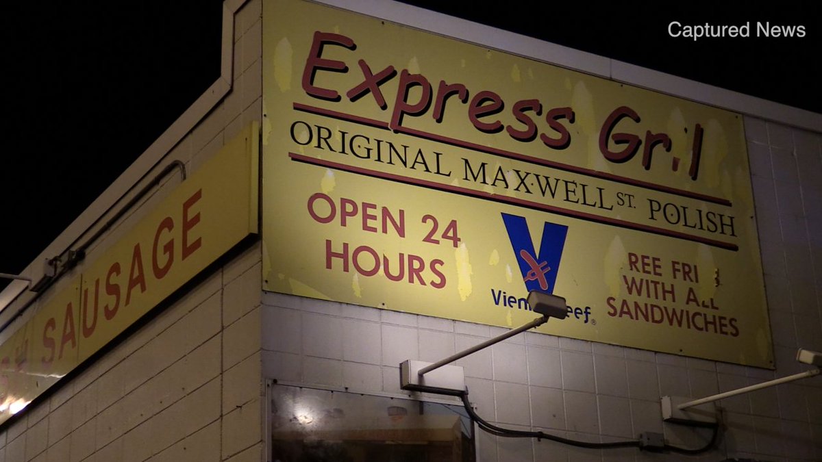 PauleyLaPointe's tweet photo. CHICAGO: Male shot at the #ExpressGrill in #LittleItaly. Now on @CapturedNews
#OverNightBreakingNews
#CrimeIsDown https://t.co/8edwf1wF2P