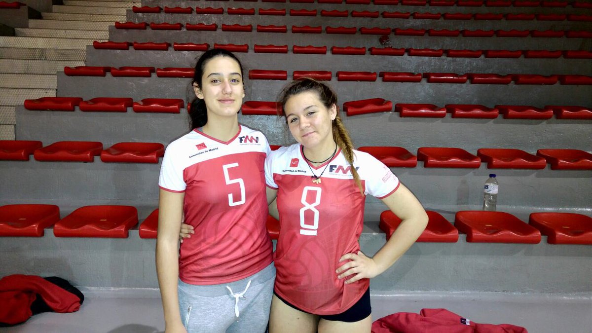 voleysanse's tweet photo. @noelithalove6 y @patridiaz_17 CVSanseras con la Sele Sub17 Madrileña! #Orgullodepertenencia #MadridSpringTrophy https://t.co/1xWYNfMxrO