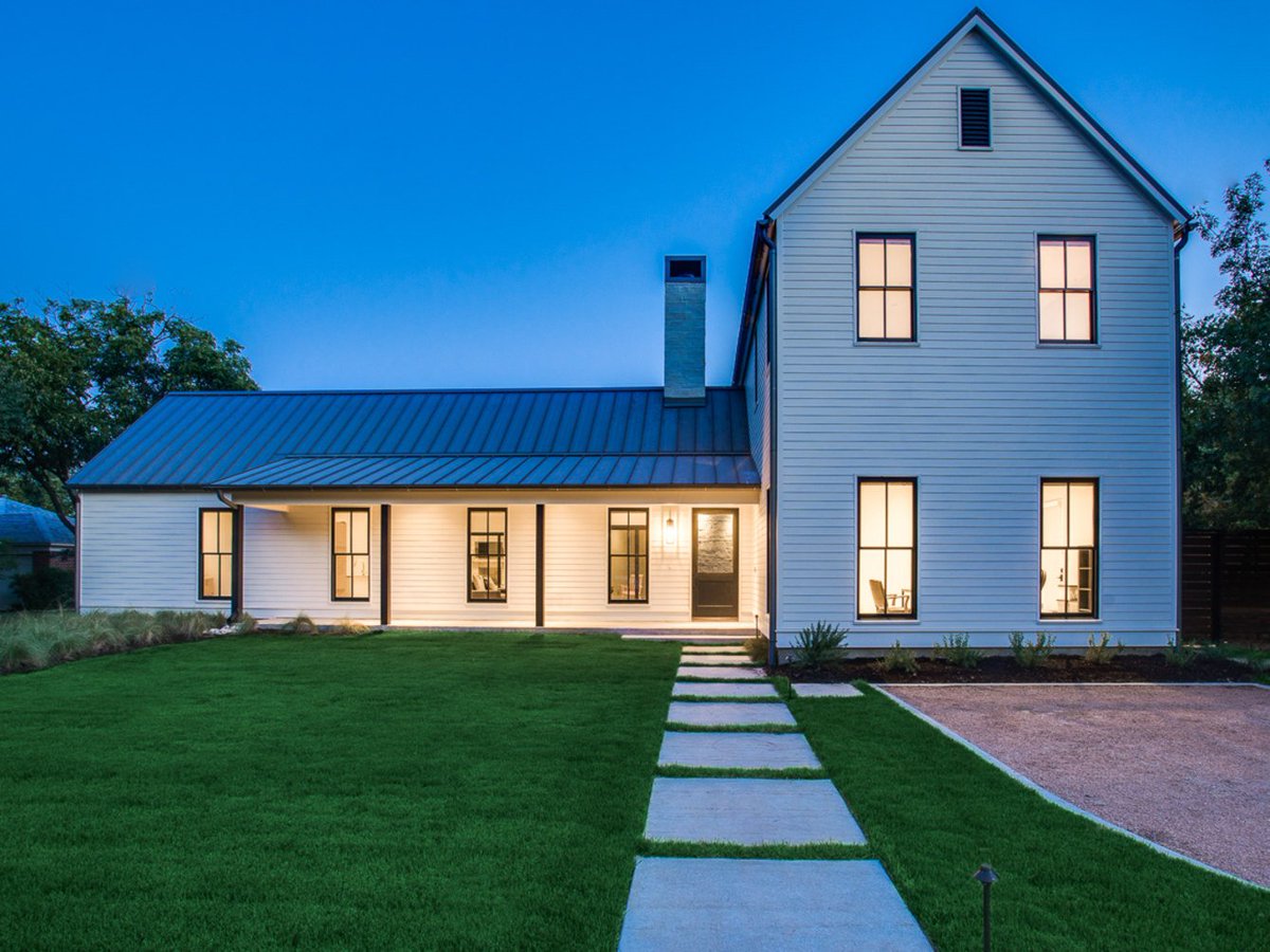 ArchDigest's tweet image. How to set up a smart home: archdg.co/JuQMQa3