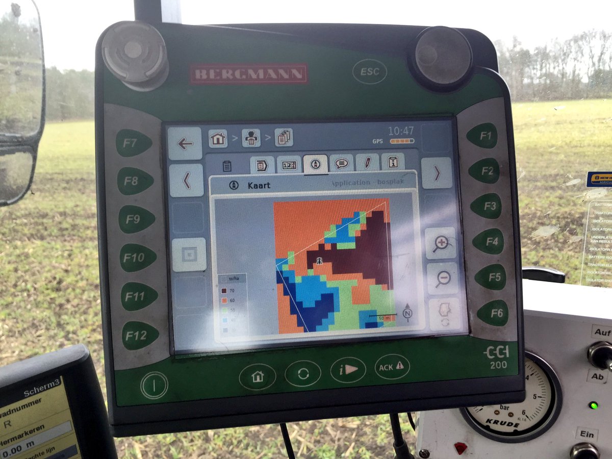 jacobvdborne's tweet photo. Deze week de eerste veldwerkzaamheden uitgevoerd. Variabel compost strooien op bodemscan met Randy Goris uit Dessel https://t.co/Dfgm66z716