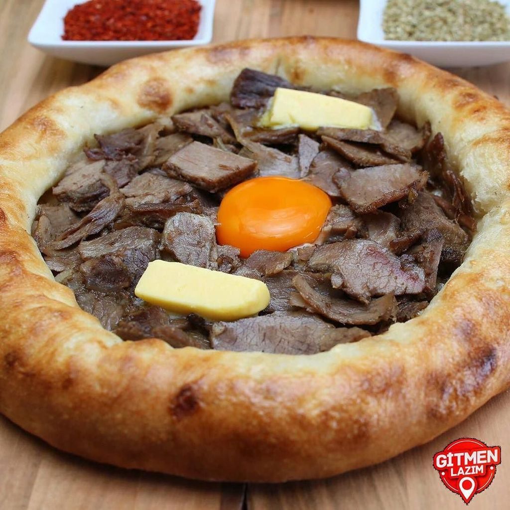 gitmenlazim's tweet photo. Pazar Sürprizi 😋🍴 Acıkanlar? 'Kaçkar Pide - İçerenköy'e #gitmenlazim 👣 https://t.co/ILmOWdOH0K