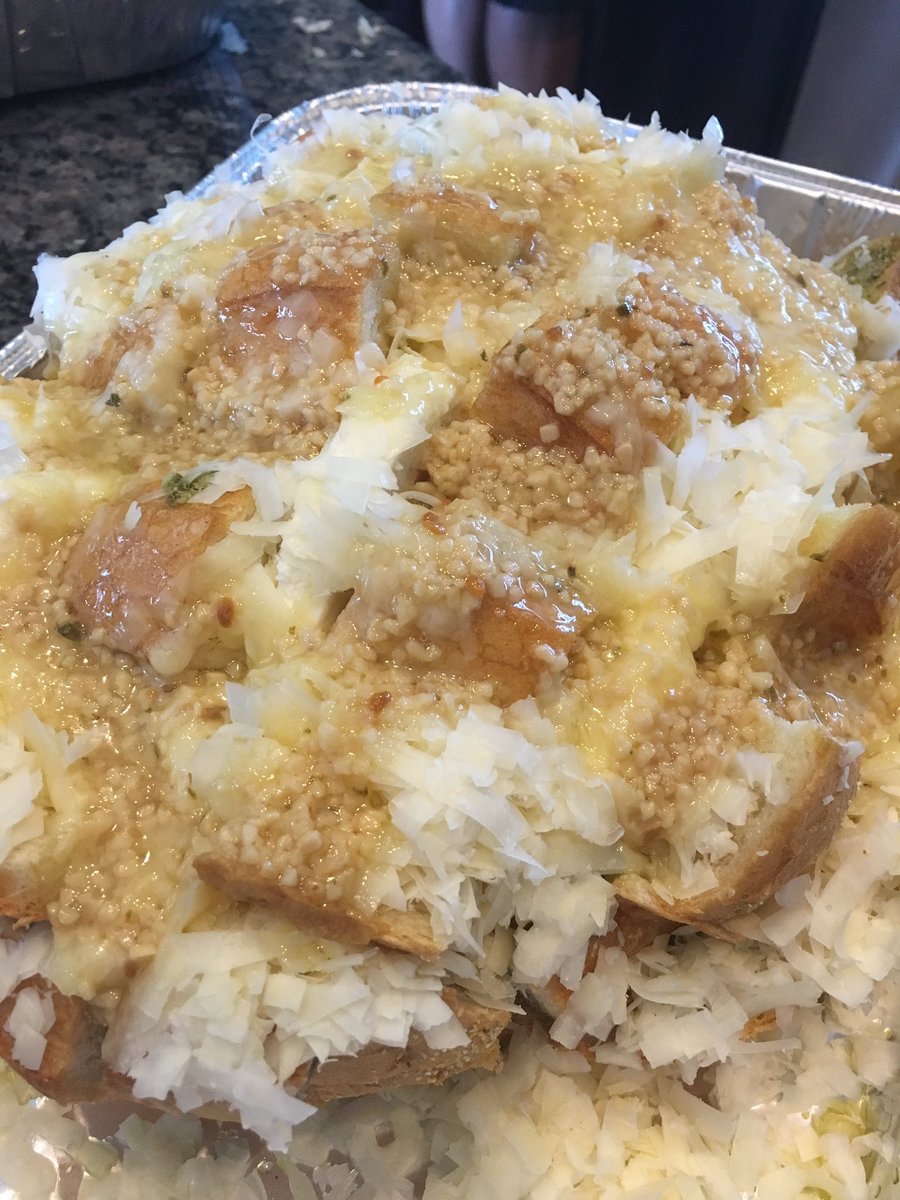 J1Corbin's tweet photo. @KelseyNixon BEST smelling bread pre-bake! I'm so excited to eat it! Thanks for the recipe 🤗 https://t.co/RbtI4d0MsA