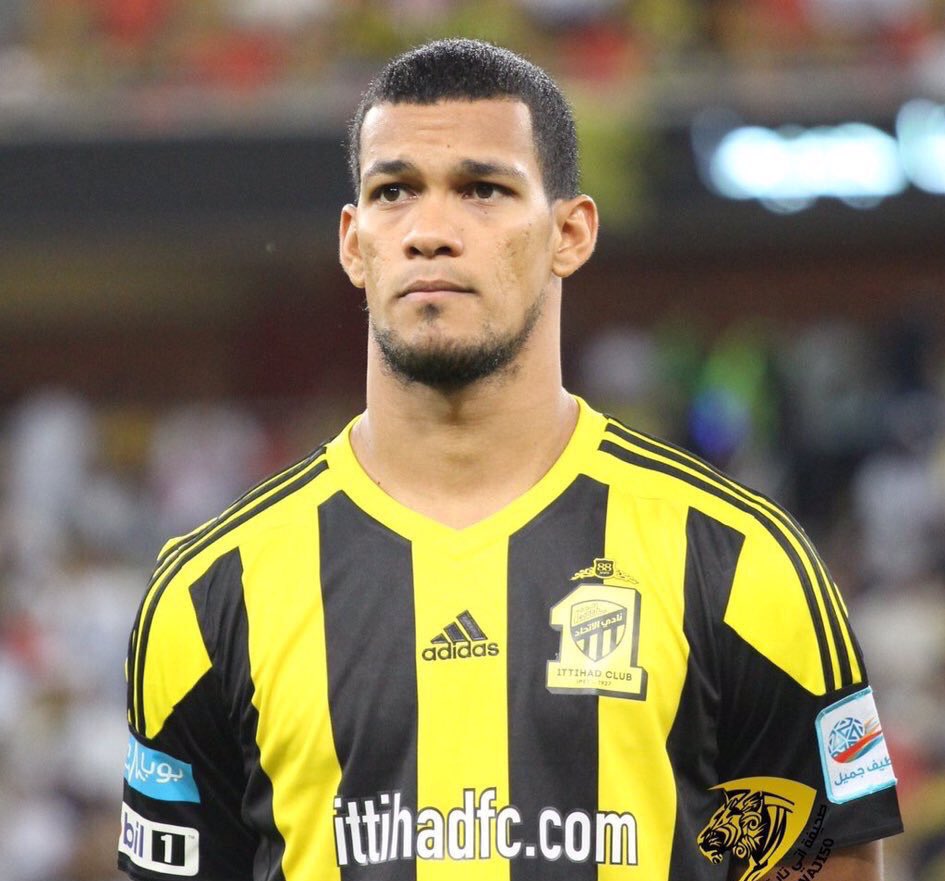 m3l100's tweet image. من صاحب افضل بداية بناديه ؟

فيكتور سيموس =ريتويت #الاهلي سابقا

ريفاس =اعجاب #الاتحاد
صاحب الطلب: @MohammedTowairg