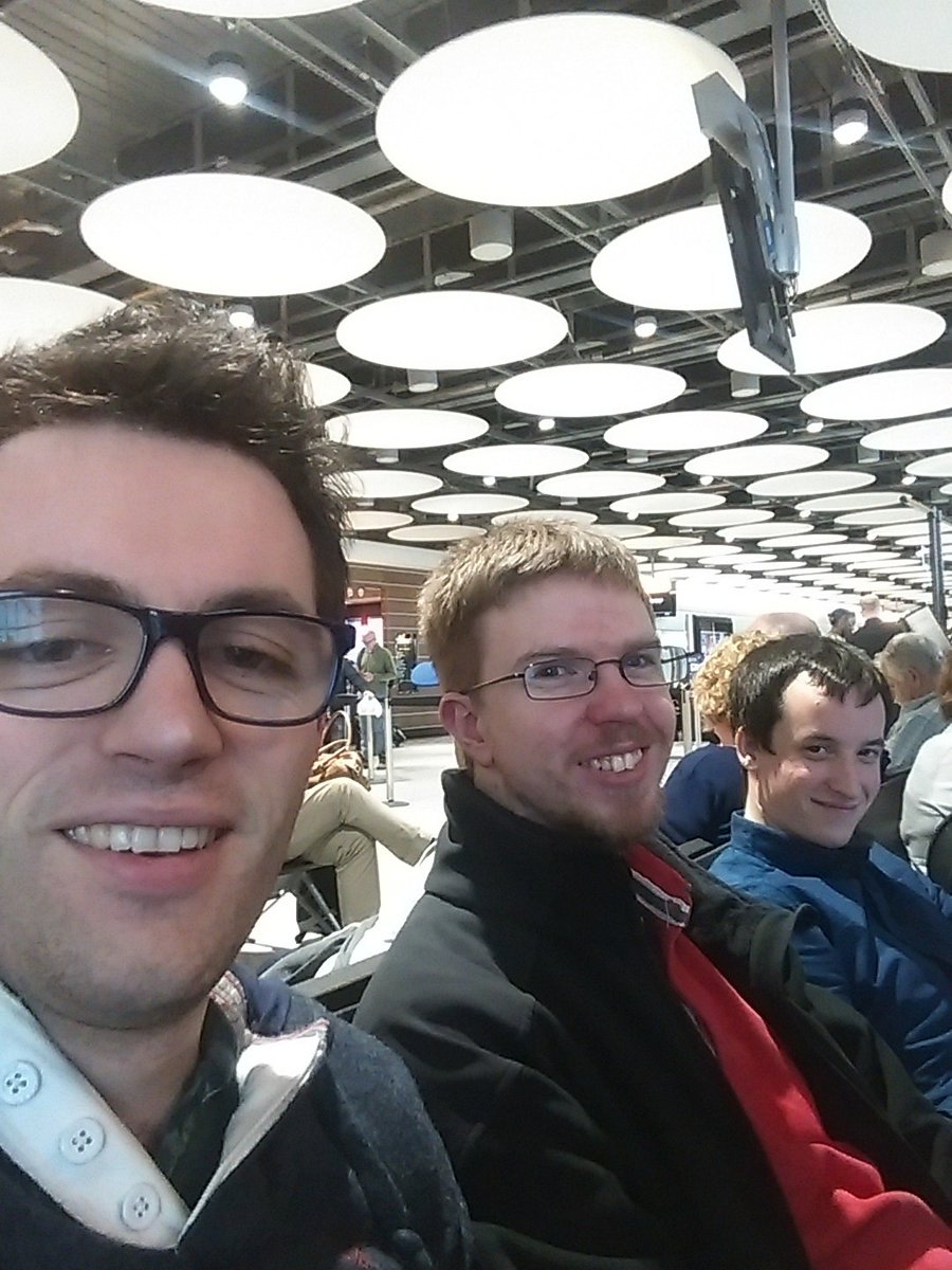 SamuelMBennett's tweet photo. Obligatory tired airport tweet #goinghome #PyAstro16 https://t.co/ERHFJqNe8f