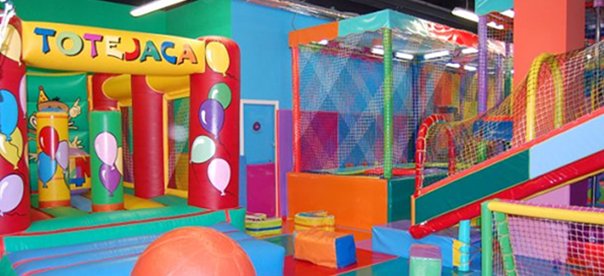 Centro Comercial y de Ocio MN4 - Piscina de bolas, camas elásticas,  castillos hinchables… ¡¡La diversión está en #Totejaca, Parque Infantil  #MN4!! Disfruta de un sábado con los peques de la casa!!