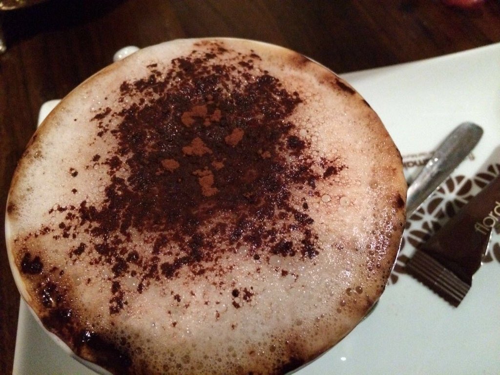 manduca_la's tweet photo. Capuchino para #manduqueros  con ganas. #loveit #quieromás #muyfan bdias y buen domingo de Resurrección https://t.co/5SzD3ku50t