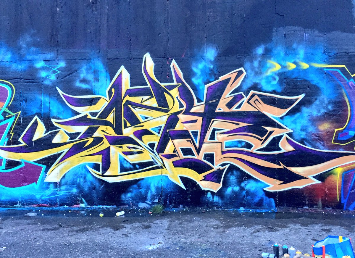 SimCrew1991's tweet photo. AST2016 #blankenburg #ast #sas #sascrew #stars #starscrew #berlin #Graffiti https://t.co/XYx5QNvgQm