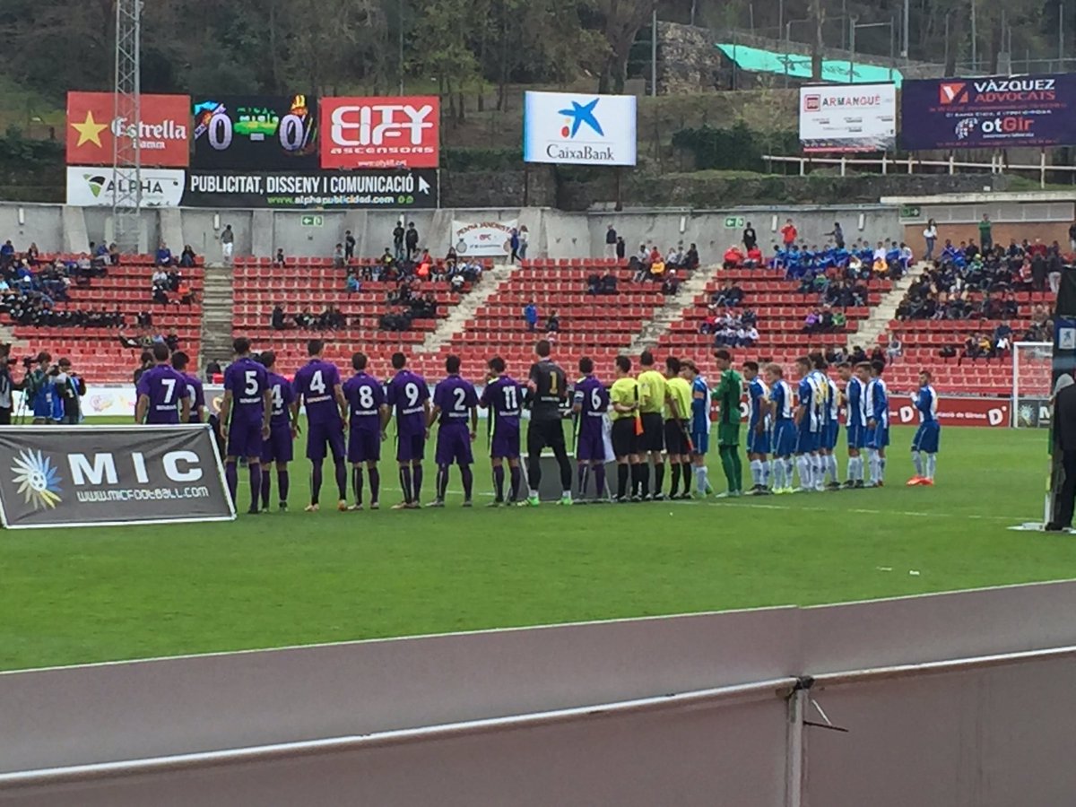 RiflePandiani7's tweet photo. Arranca la final del #Mic16 @MCFAcademia vs Espanyol viendo con la familia a @GabrielCT24 dale Lagartijaaaaa!! https://t.co/axsKqdZ03p