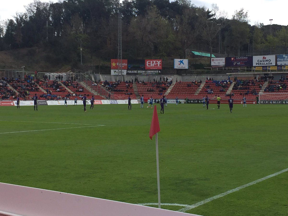 RiflePandiani7's tweet photo. Arranca la final del #Mic16 @MCFAcademia vs Espanyol viendo con la familia a @GabrielCT24 dale Lagartijaaaaa!! https://t.co/axsKqdZ03p
