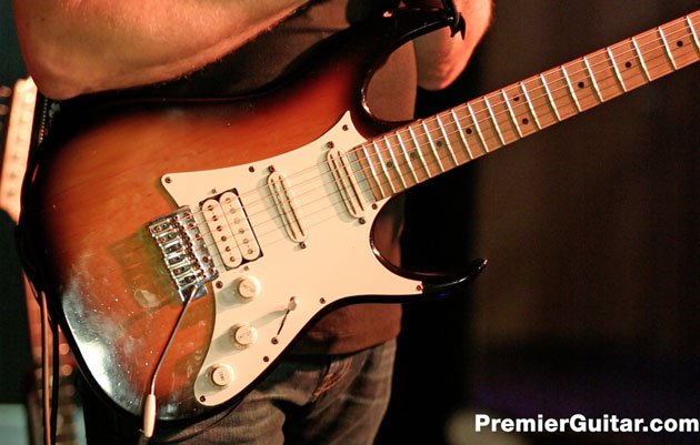 アンディ・ティモンズの最新機材をPremier Guitar が紹介。ギターは