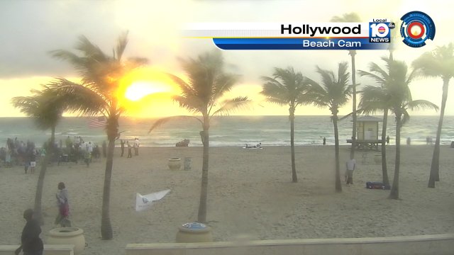 Sunrise services underway on Hollywood Beach.  @TrentAricTV says a warm Easter is on the way. https://t.co/W6cvR9RTC6