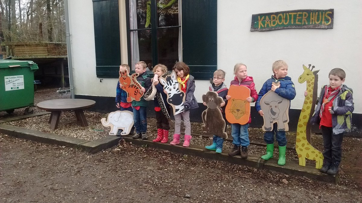 JorisMeerts's tweet photo. Alle safari dieren zijn gevonden!! Tevreden bevers bij de #hitbaarn #hit2016 https://t.co/33p2iPMu9w