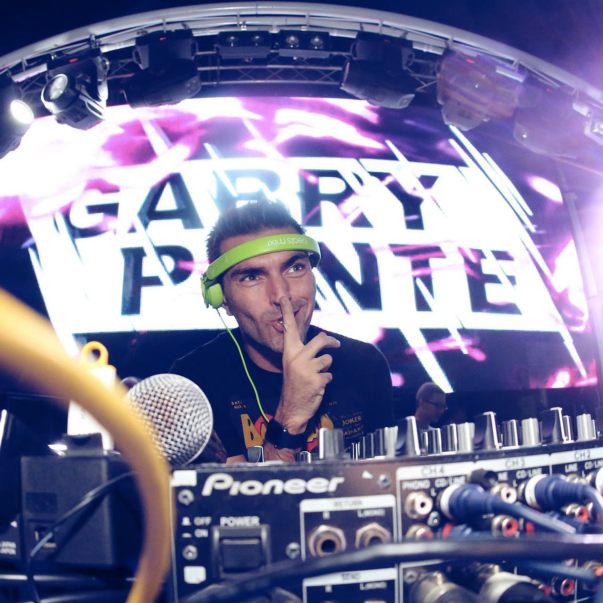 Happy Easter!!! A secret for you: tonight we celebrate in Spain, <a href="/PACHALAPINEDA/">PACHA LA PINEDA</a> [Tarragona] 😉 see you there!