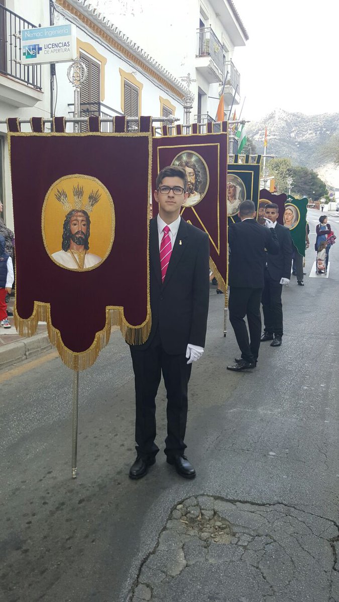 Nuestro estandarte en la procesión de Ntro. Padre Jesús Resucitado <a href="/HdadSNazareno/">Hermandad Sacramental del Nazareno - Benalmádena</a>