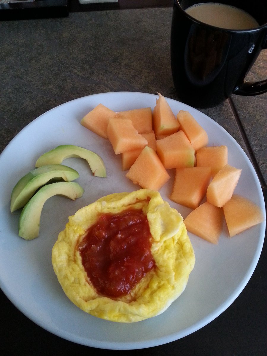 cdtellier's tweet photo. Keeping it healthy. Good morning, tweeps...and happy Easter! #foodporn #breakfastgoodness #omnomnom https://t.co/V4KT9fNqgI