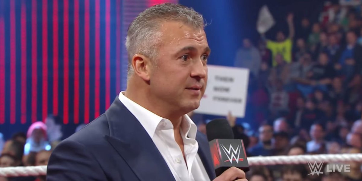 30SecWrestling's tweet photo. Not sure if Shane McMahon or Matt Leblanc? 😱😱😱 .... https://t.co/cGJV3MkgBp