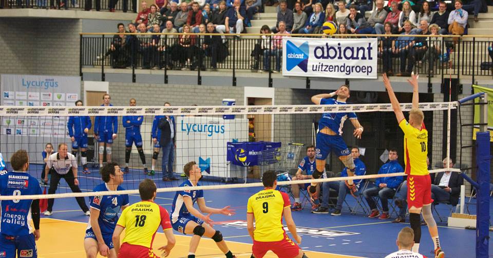 ZeroPointNL's tweet image. Mooie aanvallende acties in de 1e playoff wedstrijd van @lycurgus_volley. Gefeliciteerd met de winst! #volleybal