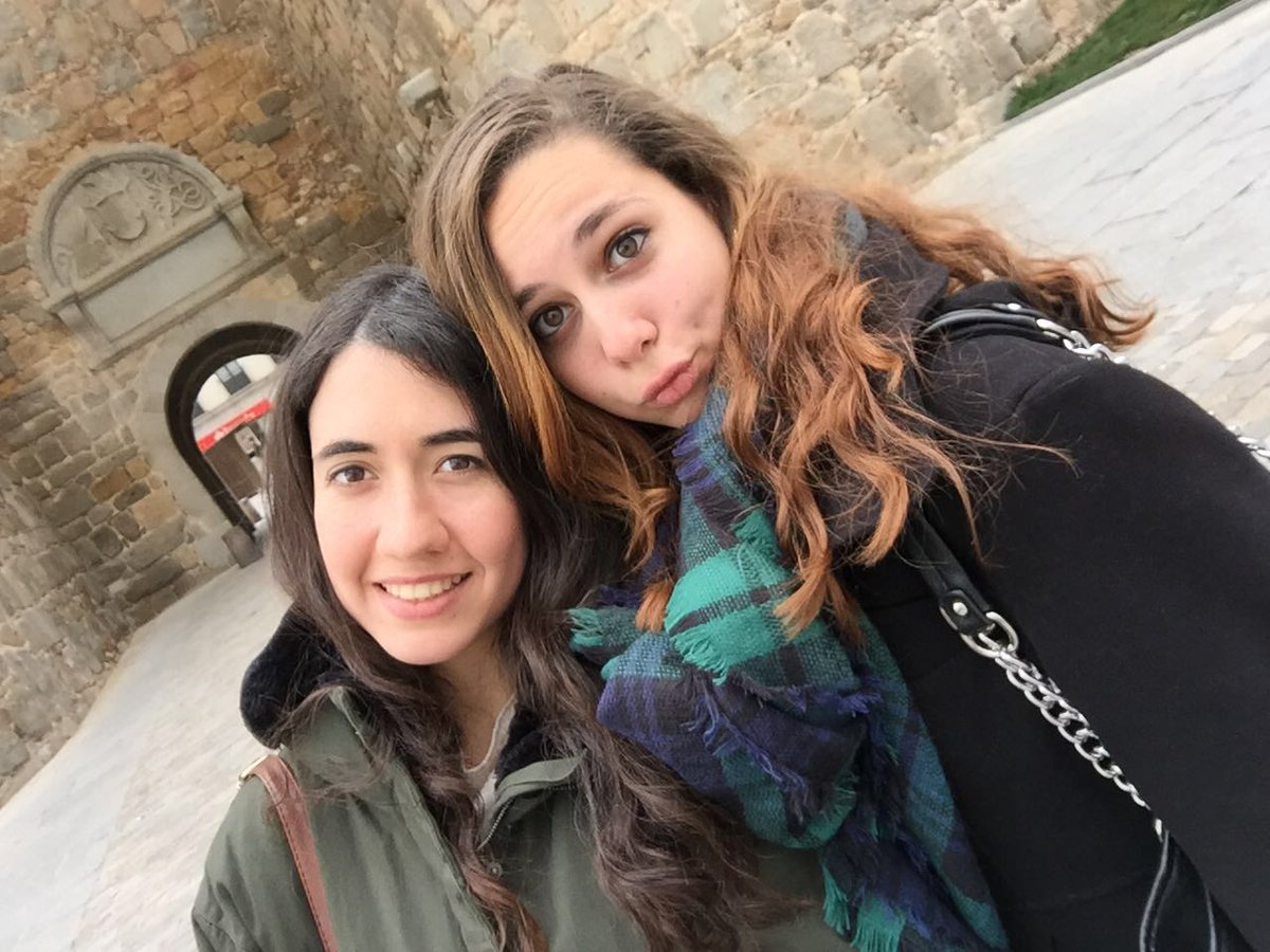 Suggar_L's tweet photo. Una mejor amiga no te felicita a ti en tu vigésimo cumpleaños. Felicita a tu madre por parirte. @LauriSG96 ,lo mejor https://t.co/0Ypa4EruWy