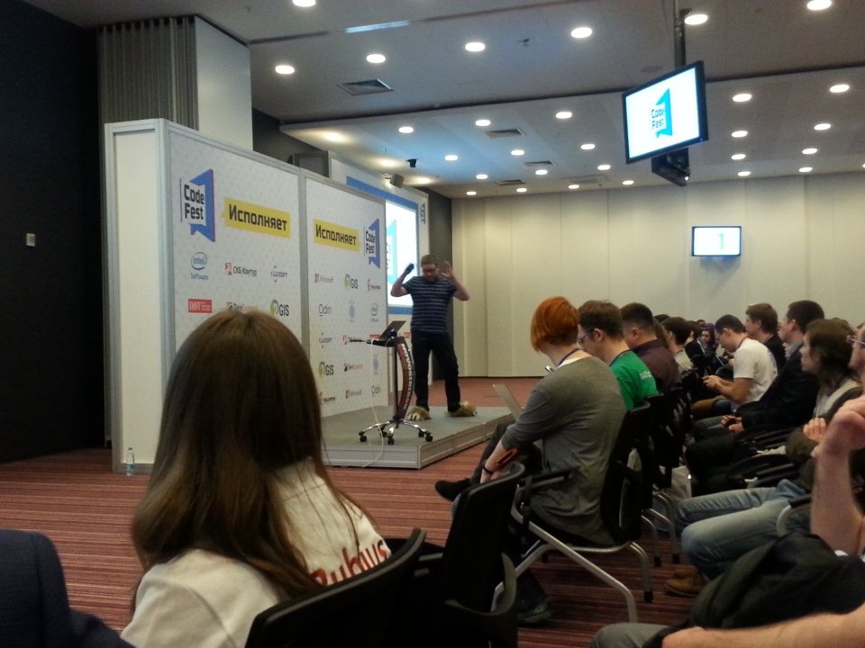 mkarpilenko's tweet image. #codefest2016 закрытие