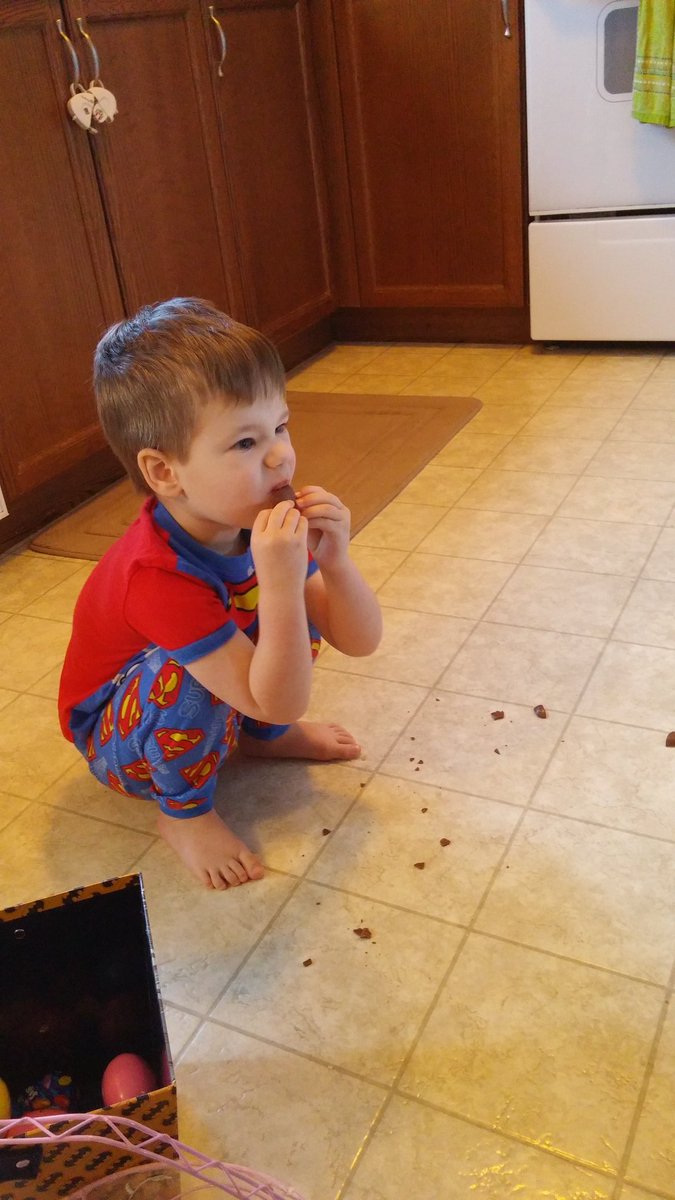 YesDPPS's tweet image. Happy Easter 
Chocolate Eggs right off the floor for breakfast