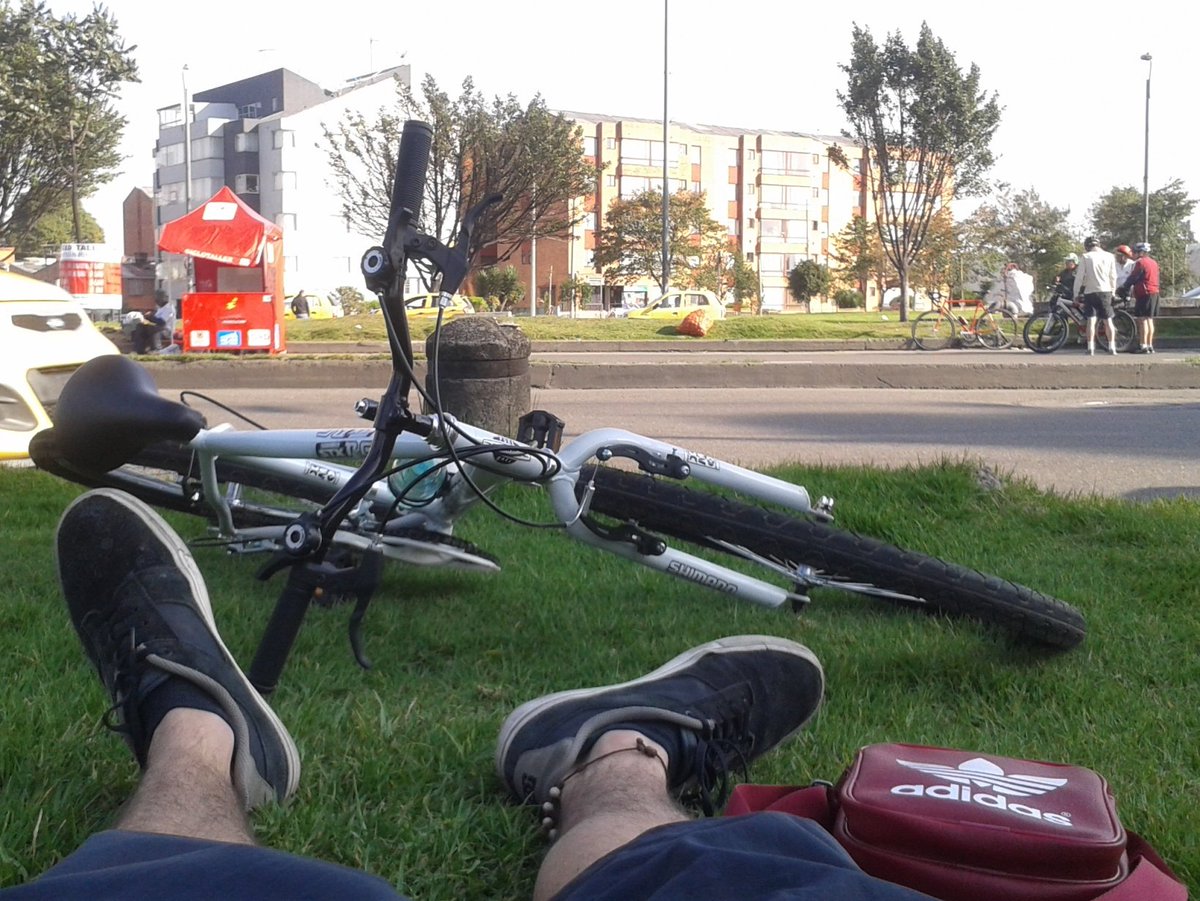 _Armador's tweet photo. Como ciclista soy un excelente albañil.
#VamosOliTuPuedes https://t.co/XNkGDsnmeu