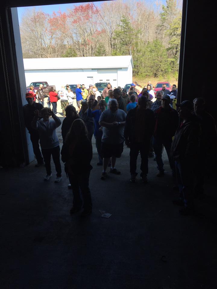 Palletsplus's tweet photo. Our first pallet sale at Pallets Plus. Over 160 people lined up for our sale before we opened. 225 customers total! https://t.co/7f9ofdfDHs