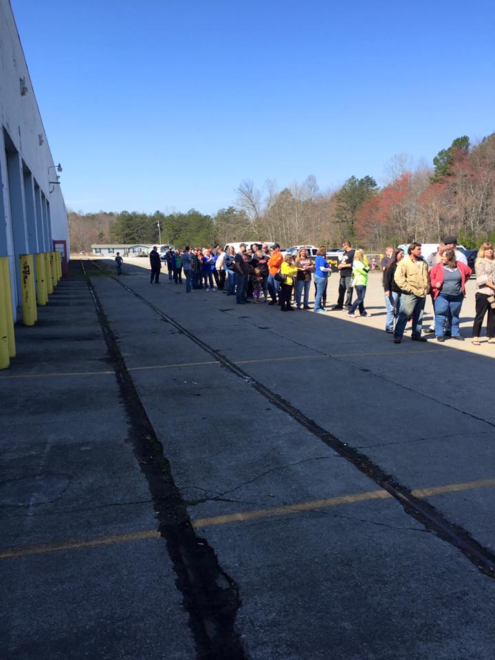 Palletsplus's tweet photo. Our first pallet sale at Pallets Plus. Over 160 people lined up for our sale before we opened. 225 customers total! https://t.co/7f9ofdfDHs