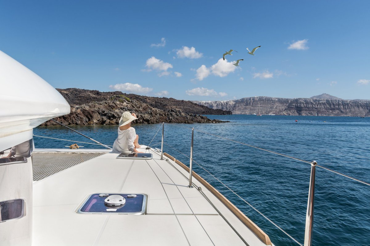 Sailsantorini's tweet photo. #santorinisailing #santorini #mustdo #captainted https://t.co/F93DsnmdfM
