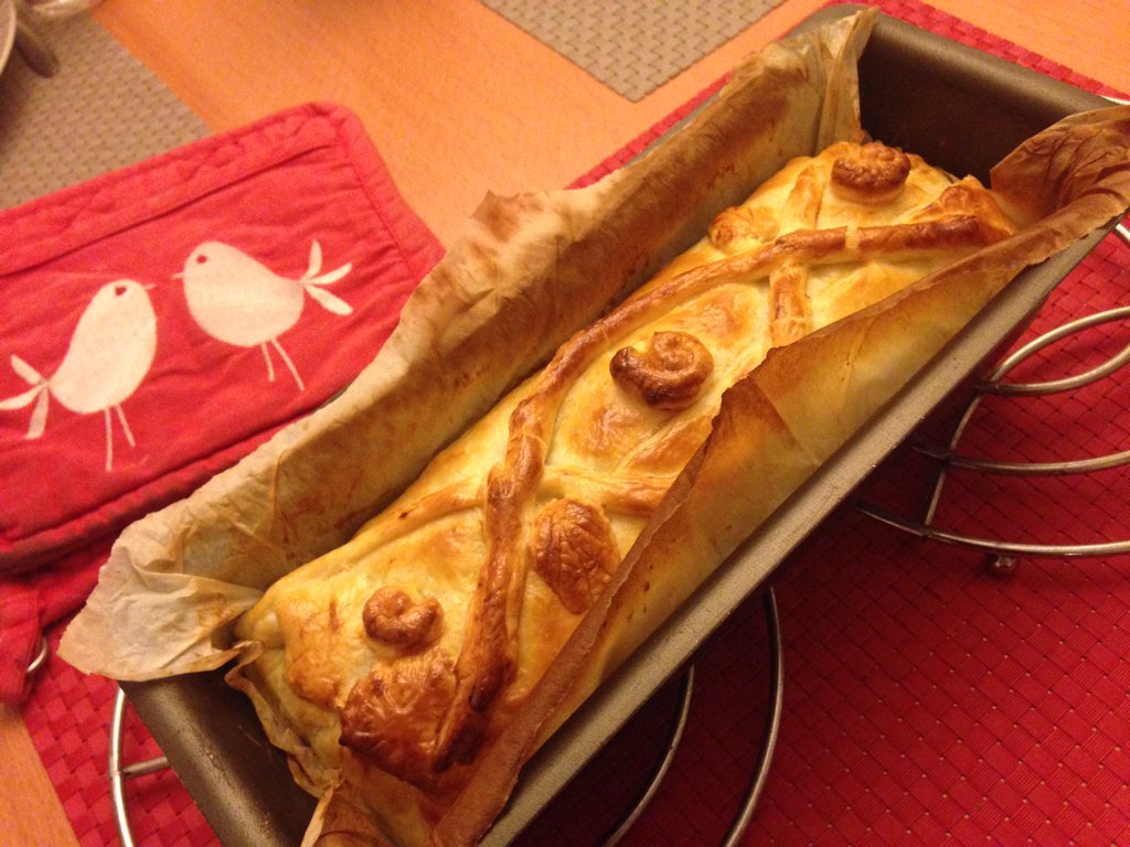 CelineMoyer's tweet photo. Pâté de #Pâques, #LeGrasCestLaVie. https://t.co/bQE9WWhPja
