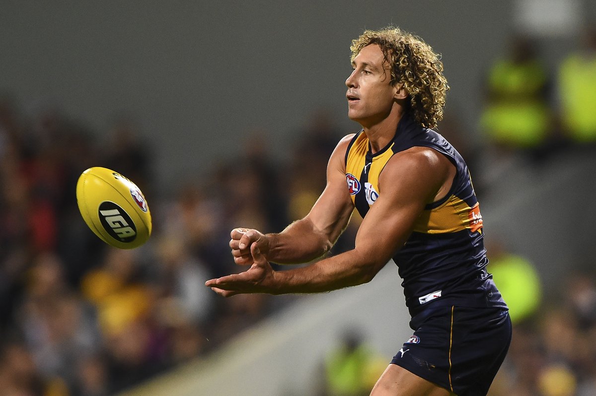 WestCoastEagles's tweet image. Just one of Matt Priddis' 43 disposals tonight...

This guy is a MACHINE!!!