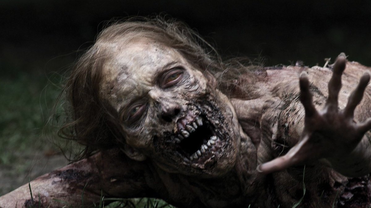 IGN's tweet photo. Universal Studios' #TheWalkingDead theme park attraction won't hold back, including on gore https://t.co/EgBSccwnEp https://t.co/8A5xEhXSPR