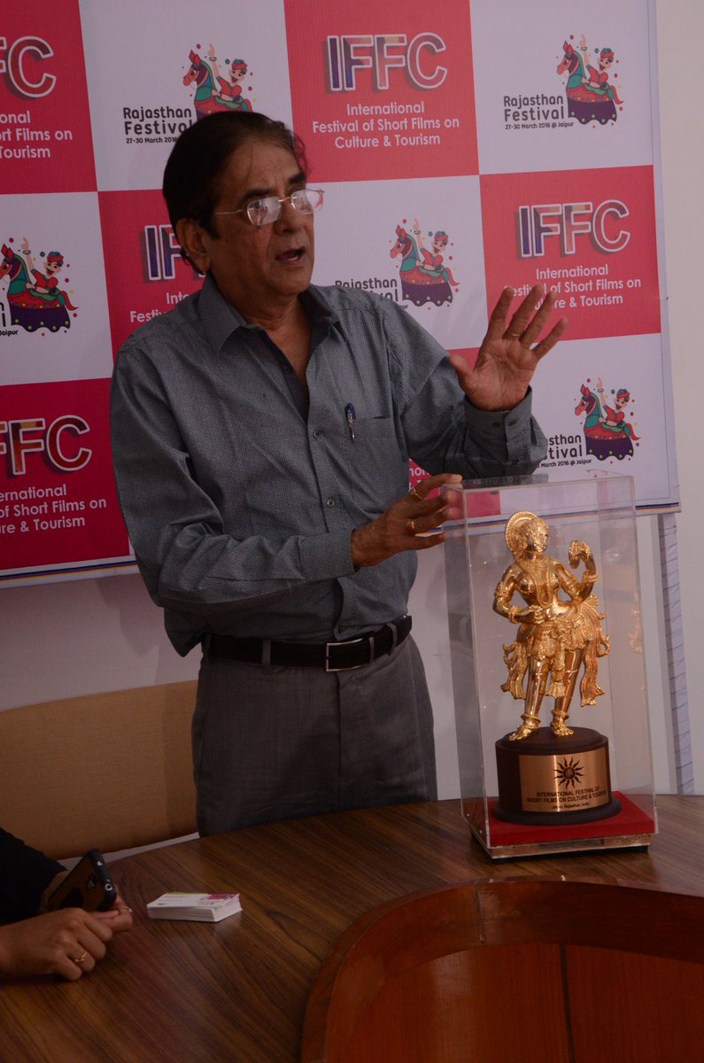 Devkha123's tweet photo. #IFFC2016 #PressConference #UnveilingTrophy #ShortFilm #CultureAndTourism #Jaipur #Media #51Countries #28March https://t.co/3biBcIChyl