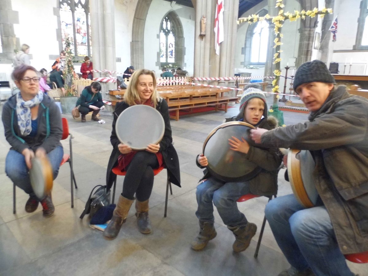 TodFrameDrum's tweet photo. #Heptonstall families tried frame drums for the first time with the help of #Incidentals @hepfestinfo @HebdenBrTimes https://t.co/BjO8VTuPND