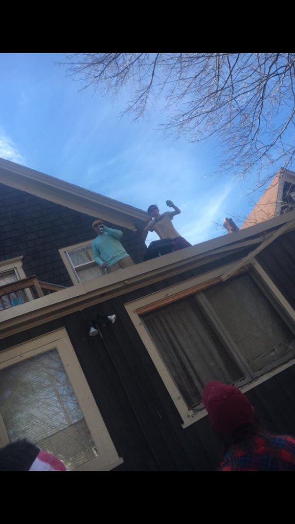 JayyAlexBRO's tweet photo. Yea yesterday was fun #Chird https://t.co/gBE9lqU3Il