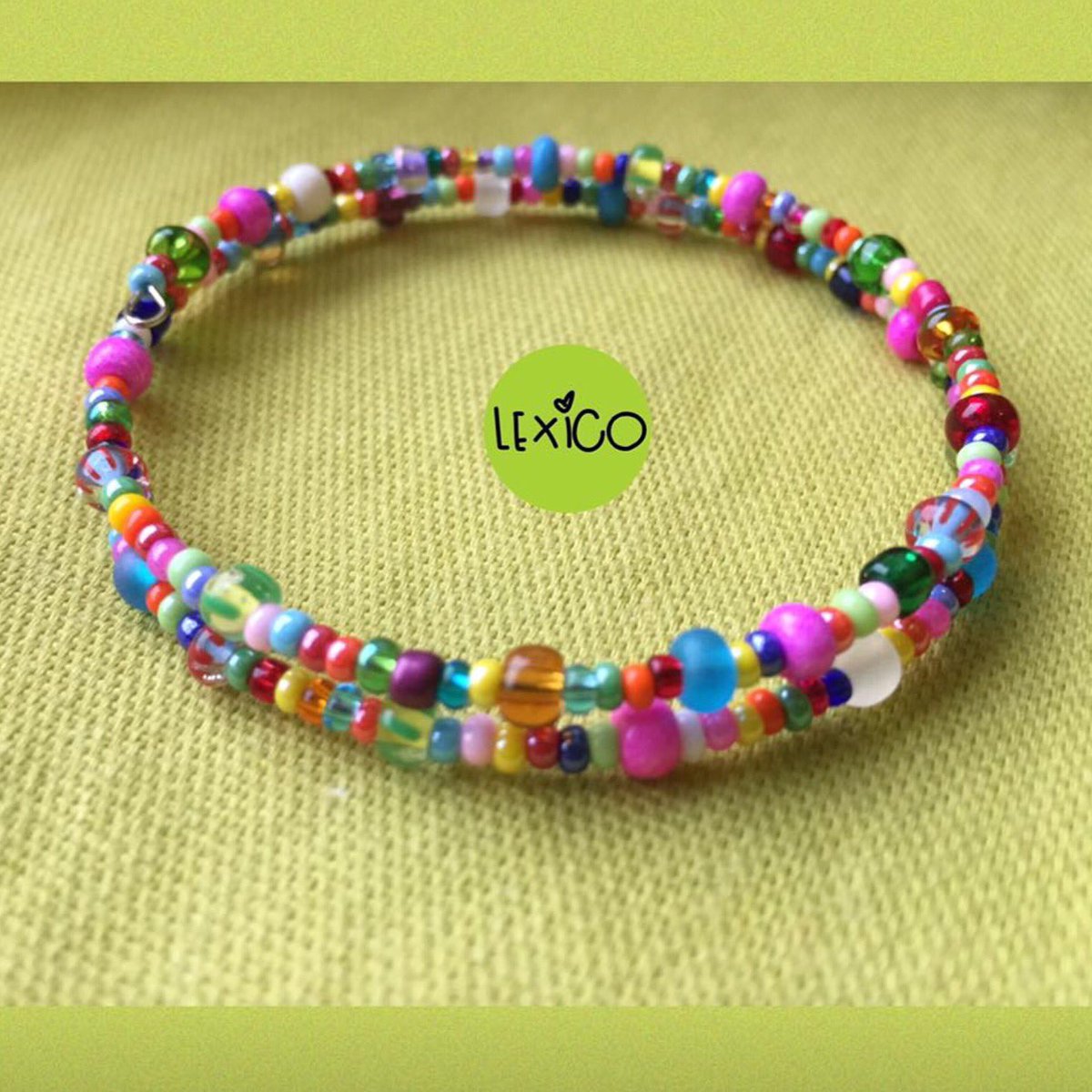 Some colour at #Easter with this #rainbow bracelet
#crafthour #onlinecraft #mnukteam #supermum #womaninbizhour