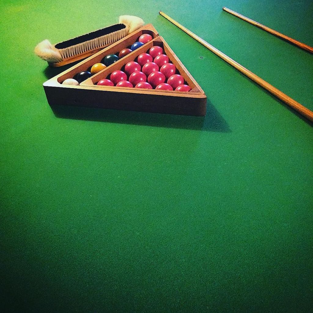 amandadoughty's tweet image. Billiards! Lovely shapes&amp;amp;colours. #billiards #billiardballs #green #red #nationaltrust #wi… ift.tt/1RIkjjf
