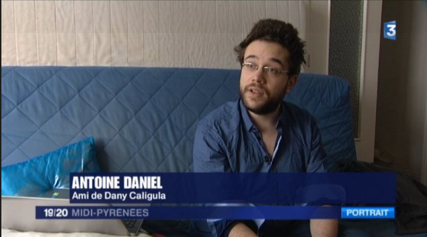 Cek6qI7WQAArInG.jpg:large