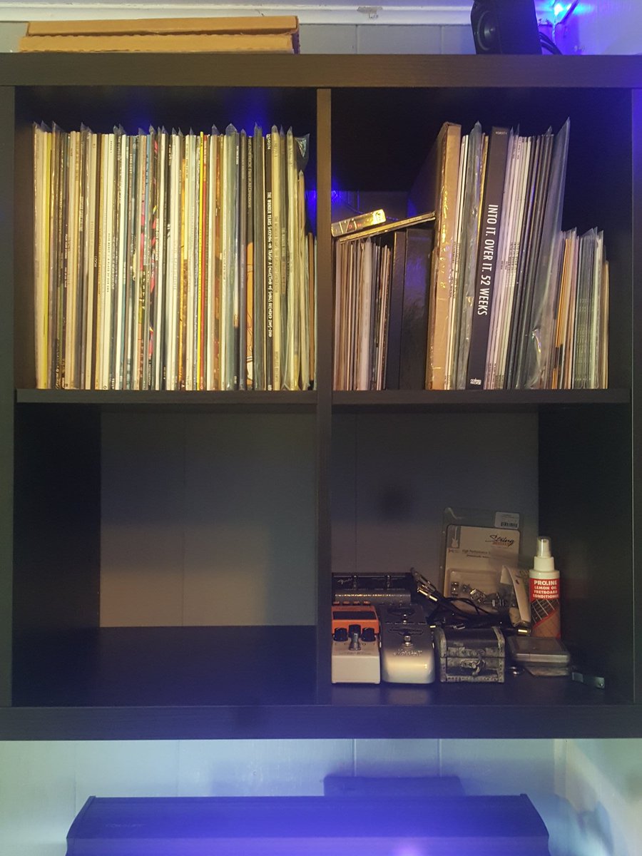 iAmCodiSmith's tweet photo. We've reached the third cube! #recordwars https://t.co/6IUkHAYGGQ