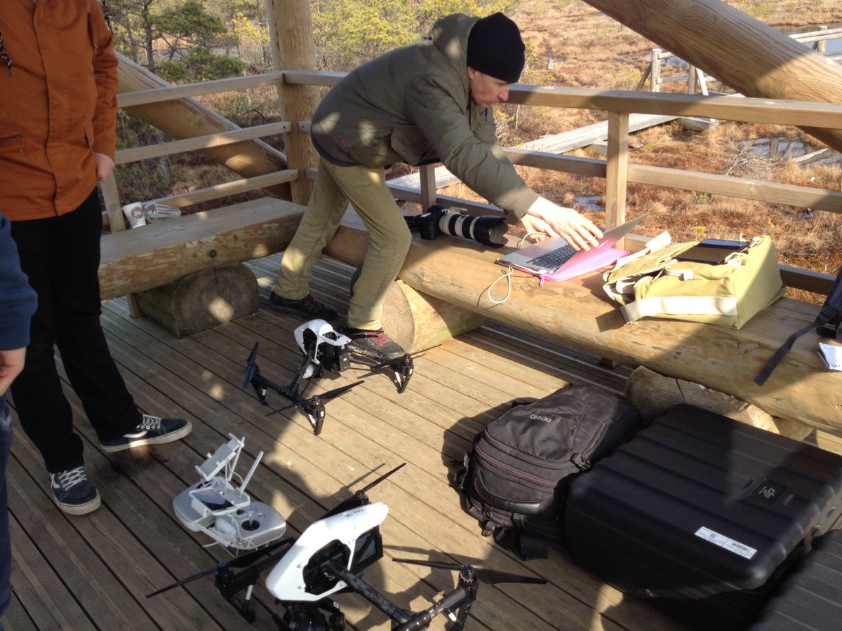 rasasmite's tweet photo. temporary "wetland studio": shooting video for our "swamp radio" project #greenenergy @rixcriga #ecoart #ecomedia https://t.co/S7rPu5P7Zh