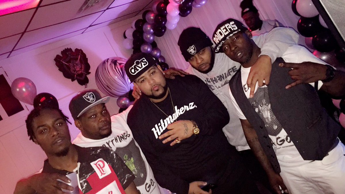 BostonMusic_617's tweet photo. Last Night tho #BlacknGreyAffair Raidernation https://t.co/1KjQnwml0h