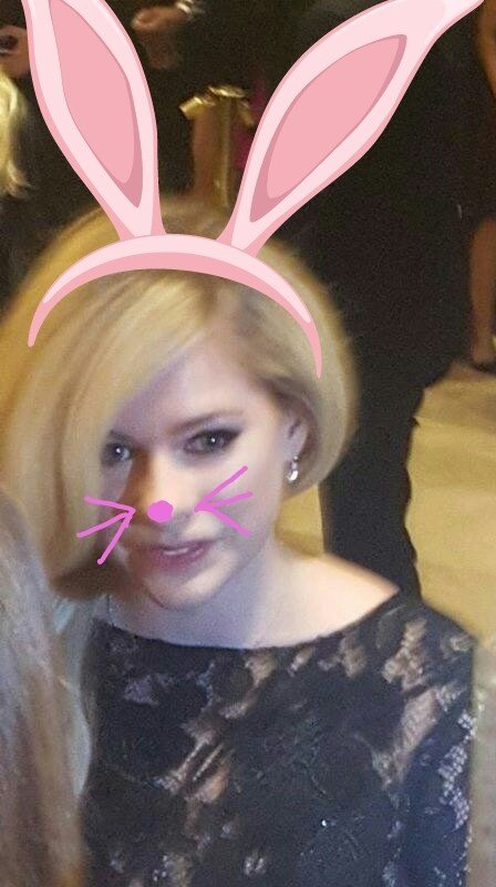 SacLBS's tweet photo. 💕 #HappyEasterAvrilLavigne https://t.co/Mf5nEyAT5A