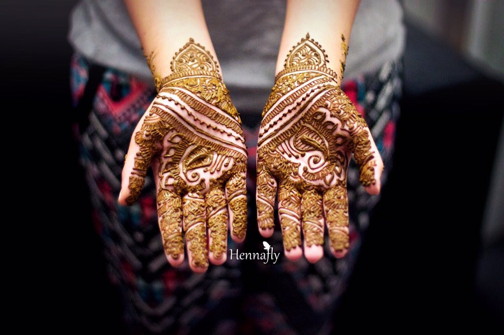 Mehndi night for Fakiha! #pakistaniwedding #henna #mehndi #queens #nyhenna #hennafly #organic #bridalhenna