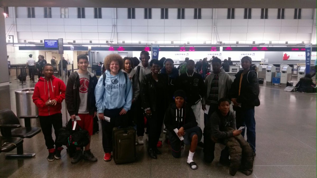 MPS_BlackMales's tweet photo. Middle School kings are off to DC for the Close Up experience. Represent MPS and OBMSA well. #Creatingnewrealities https://t.co/b1q7IhynIb