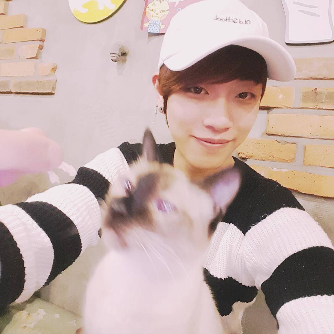 dipthaifans's tweet photo. [แนะนำสมาชิก] D.I.P #디아이피 
ยูบน #Yubon #유본 เกิดวันที่ 24 ก.ย.
Instagram : b.nish https://t.co/Hfu9OLbw20